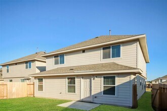 2529 Grayling Dr in Shenandoah, TX - Building Photo - Building Photo