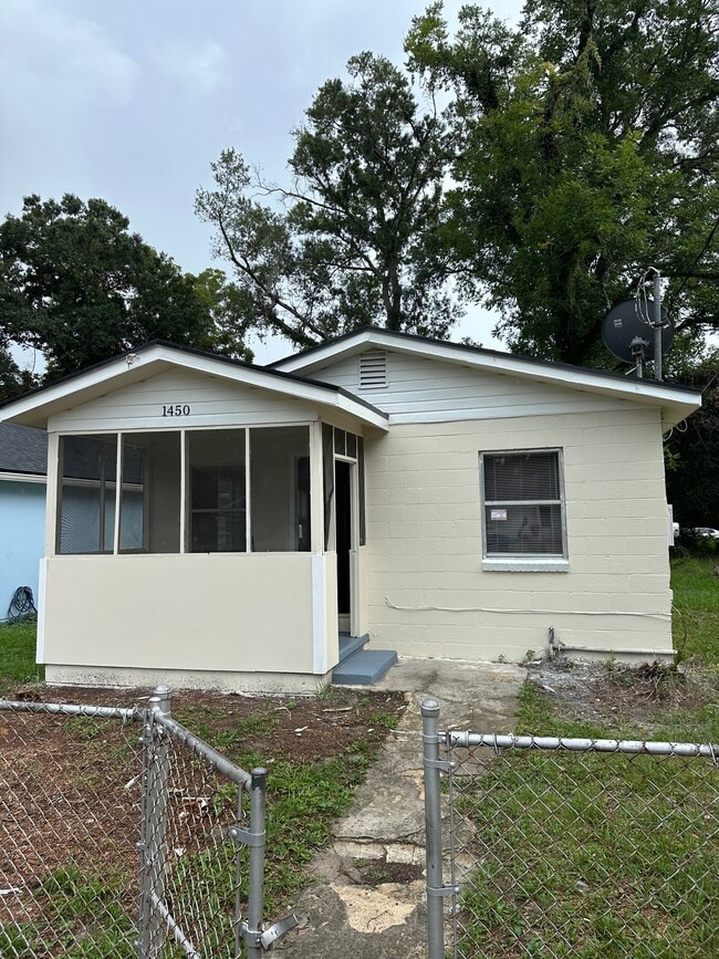 property at 1450 W 22nd St