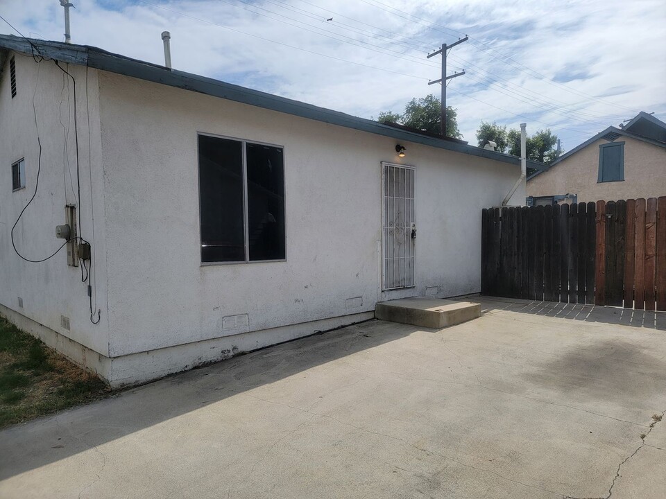 402 N 11th Ave in Upland, CA - Building Photo