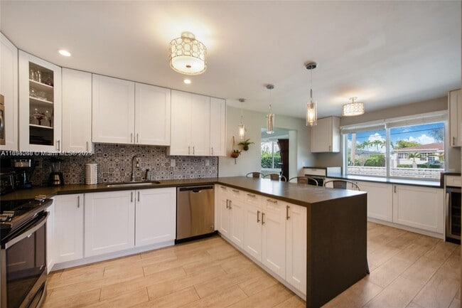 6560 SW 26th St in Miami, FL - Building Photo - Building Photo