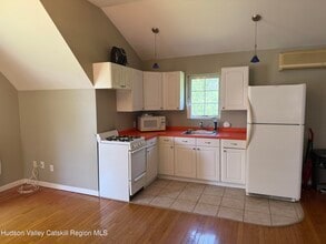 21 Easy St in Hurley, NY - Building Photo - Building Photo