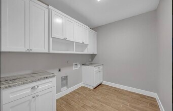 503 Sunray in Horseshoe Bay, TX - Building Photo - Building Photo