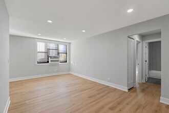 530 W Aldine Ave in Chicago, IL - Building Photo - Building Photo