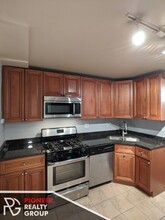 5033 N Harding Ave, Unit 1 in Chicago, IL - Building Photo - Building Photo
