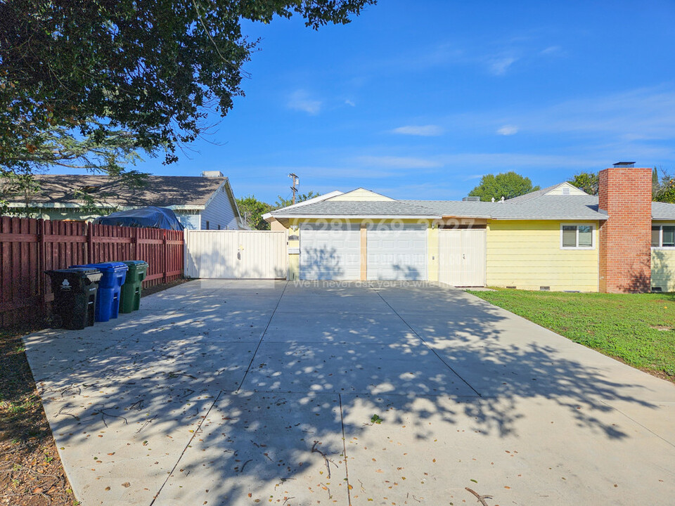 17605 Horace St in Los Angeles, CA - Building Photo