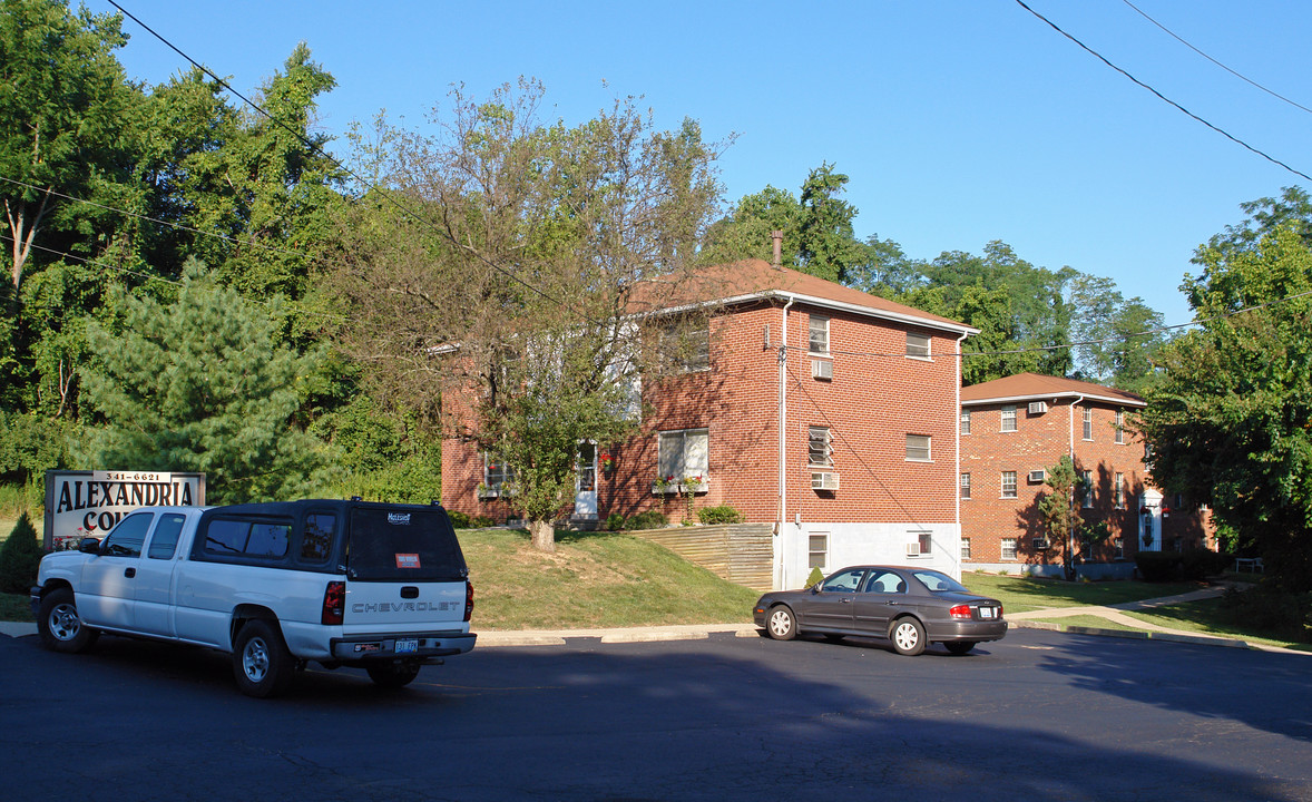 Alexandria Courts in Alexandria, KY - Building Photo