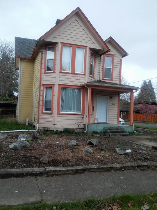 446 NW 16th St in Corvallis, OR - Building Photo