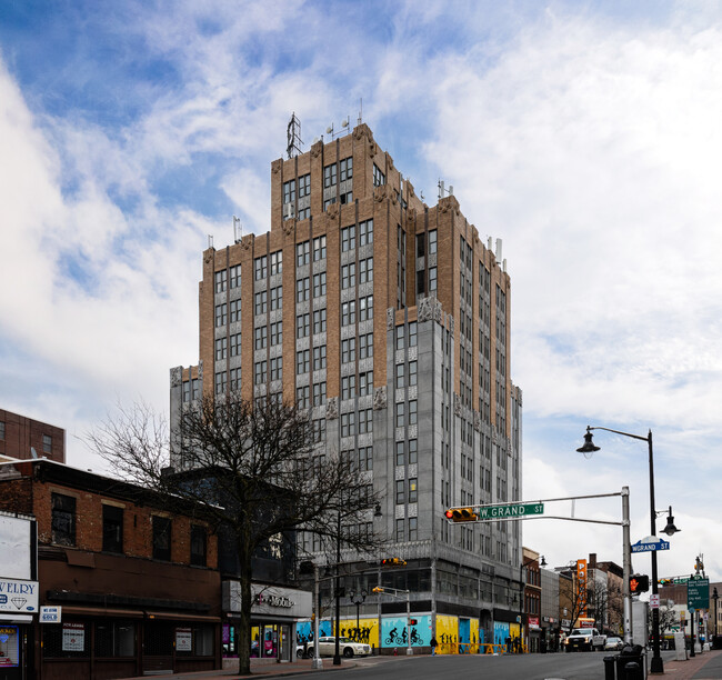 Hersch Tower in Elizabeth, NJ - Foto de edificio - Building Photo