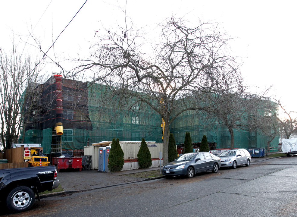 Olmsted Manor in Seattle, WA - Building Photo