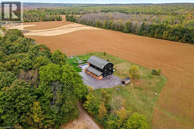 402075 GREY Rd 17 in Georgian Bluffs, ON - Building Photo - Building Photo