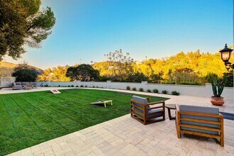 2570 Nichols Canyon Rd in Los Angeles, CA - Building Photo - Building Photo