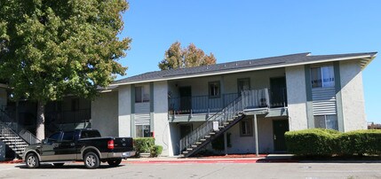 Arbor Oaks Apartments in Fairfield, CA - Building Photo - Building Photo