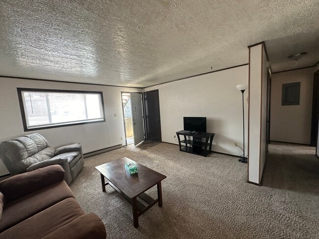 718 Miller Ct, Unit #B