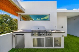 2926 Bird Ave, Unit 4 in Miami, FL - Building Photo - Building Photo