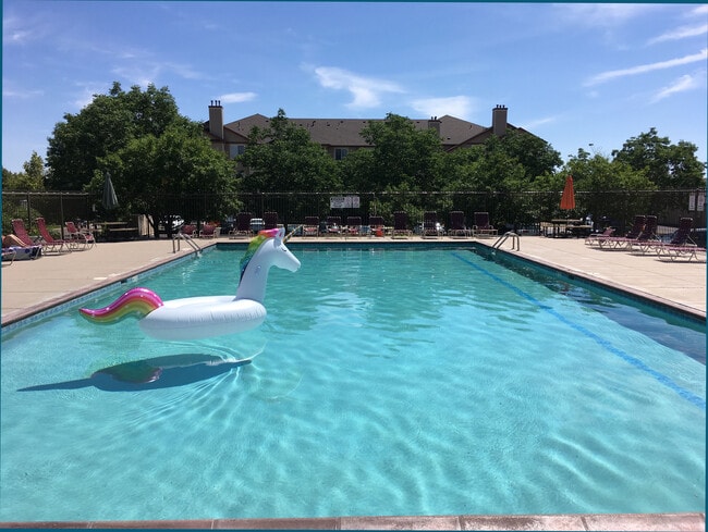 9518 West San Juan Circle, Unit 304 in Littleton, CO - Foto de edificio - Building Photo