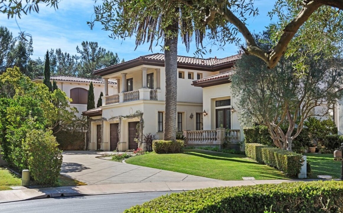 21 Via Palladio in Newport Beach, CA - Building Photo