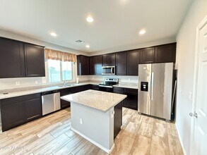 17569 W Country Club Terrace in Surprise, AZ - Building Photo - Building Photo