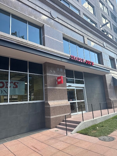 4515 Willard Ave, Unit 2217n in Chevy Chase, MD - Foto de edificio - Building Photo