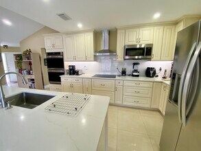 1127 E Seminole Ave in Jupiter, FL - Building Photo - Building Photo