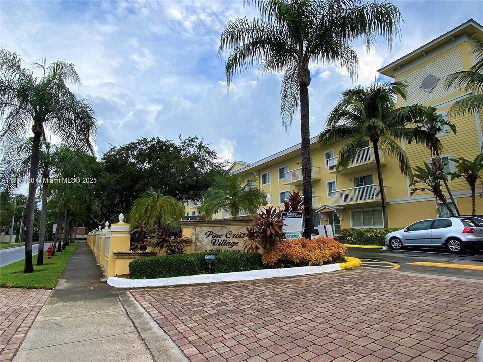 151 NE 16th Ave in Fort Lauderdale, FL - Building Photo