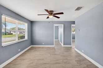240 SW 15th Ave in Delray Beach, FL - Building Photo - Building Photo