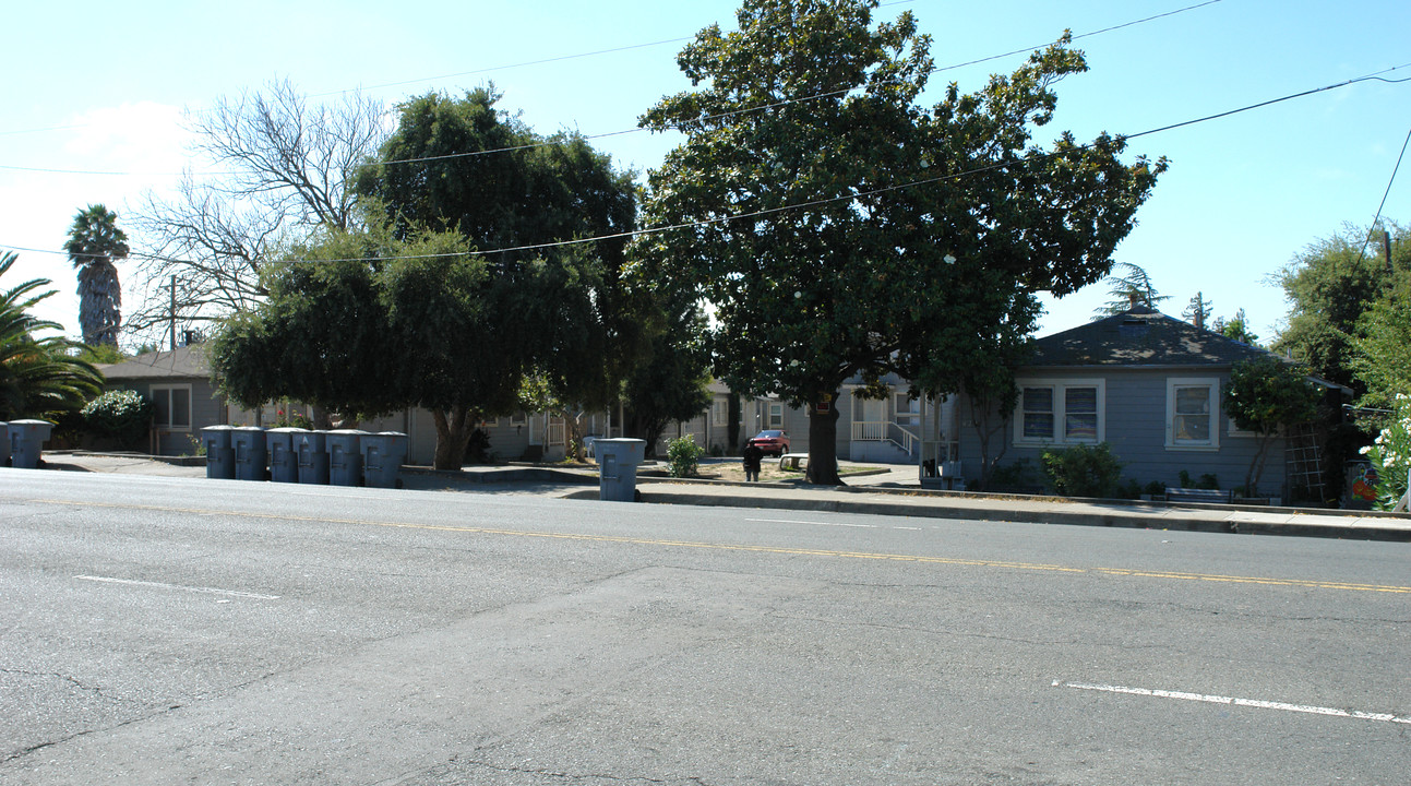 429 Benicia Rd in Vallejo, CA - Building Photo