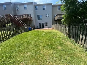 979 Pirates Ct in Edgewood, MD - Foto de edificio - Building Photo