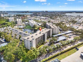 1316 Pasadena Ave S in South Pasadena, FL - Building Photo