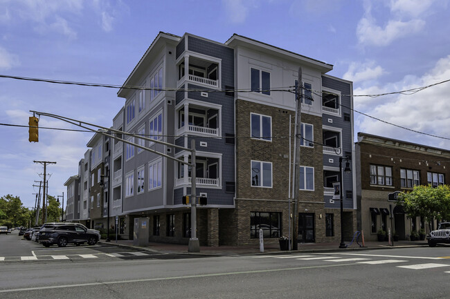 The Vault at 900 Main in Belmar, NJ - Foto de edificio - Building Photo