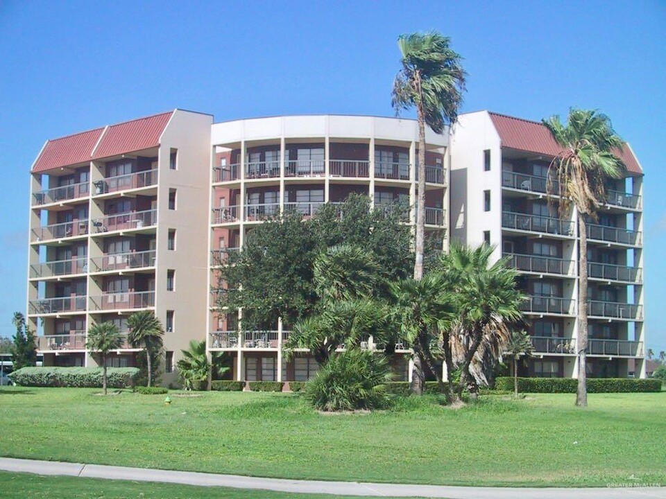2900 Ashley Dr in Pharr, TX - Building Photo