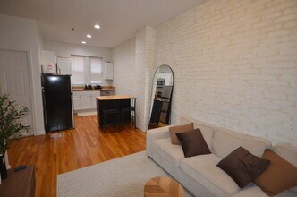 16 Cleveland Pl, Unit 7 in Boston, MA - Building Photo - Building Photo