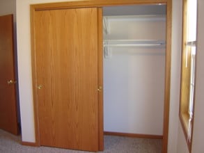1007 E Monowau St, Unit 3 in Tomah, WI - Foto de edificio - Building Photo