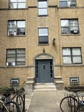 4928 N Kedzie Ave, Unit 2E in Chicago, IL - Foto de edificio - Building Photo