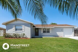 1317 Meadowbrook St in Kissimmee, FL - Building Photo