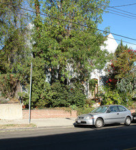 1031-1035 Sanborn Ave in Los Angeles, CA - Building Photo - Building Photo