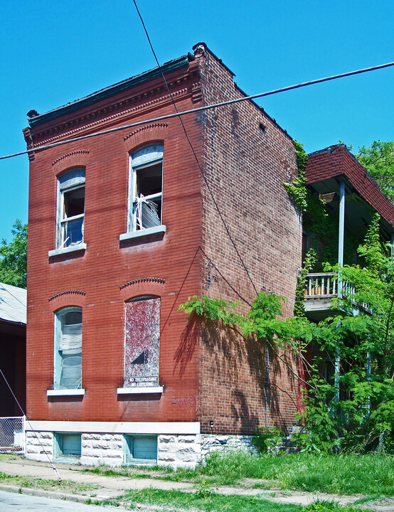 2009 Mallinckrodt St in St. Louis, MO - Building Photo