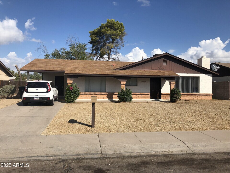 26 E Duke Dr in Tempe, AZ - Foto de edificio