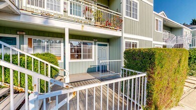 1501 La Esplanada Pl in Santa Rosa, CA - Building Photo - Building Photo