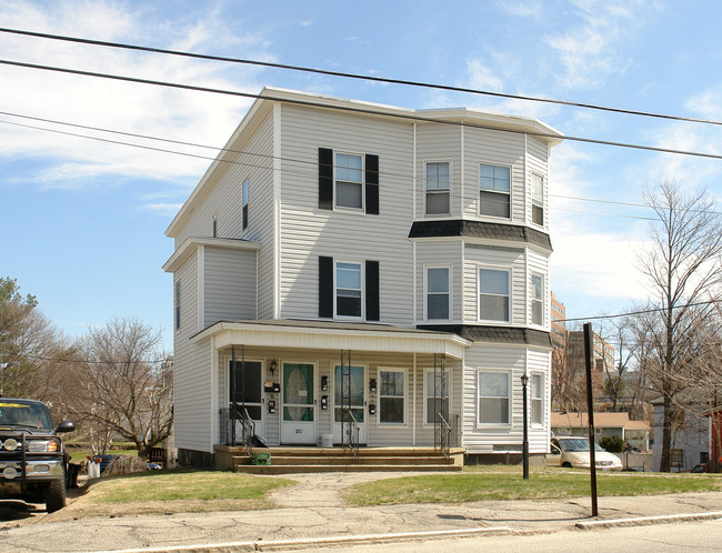 320 Massabesic St in Manchester, NH - Building Photo - Building Photo