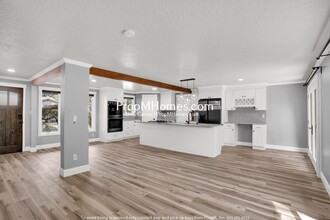 14320 SW 22nd St in Beaverton, OR - Building Photo - Building Photo