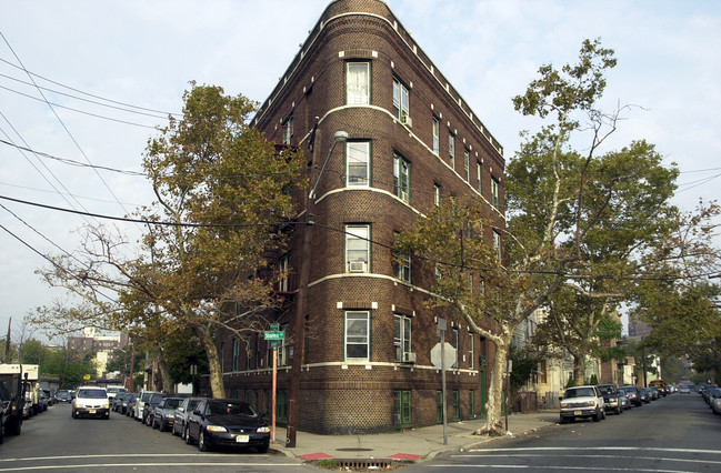 15 Storms Ave in Jersey City, NJ - Building Photo - Building Photo