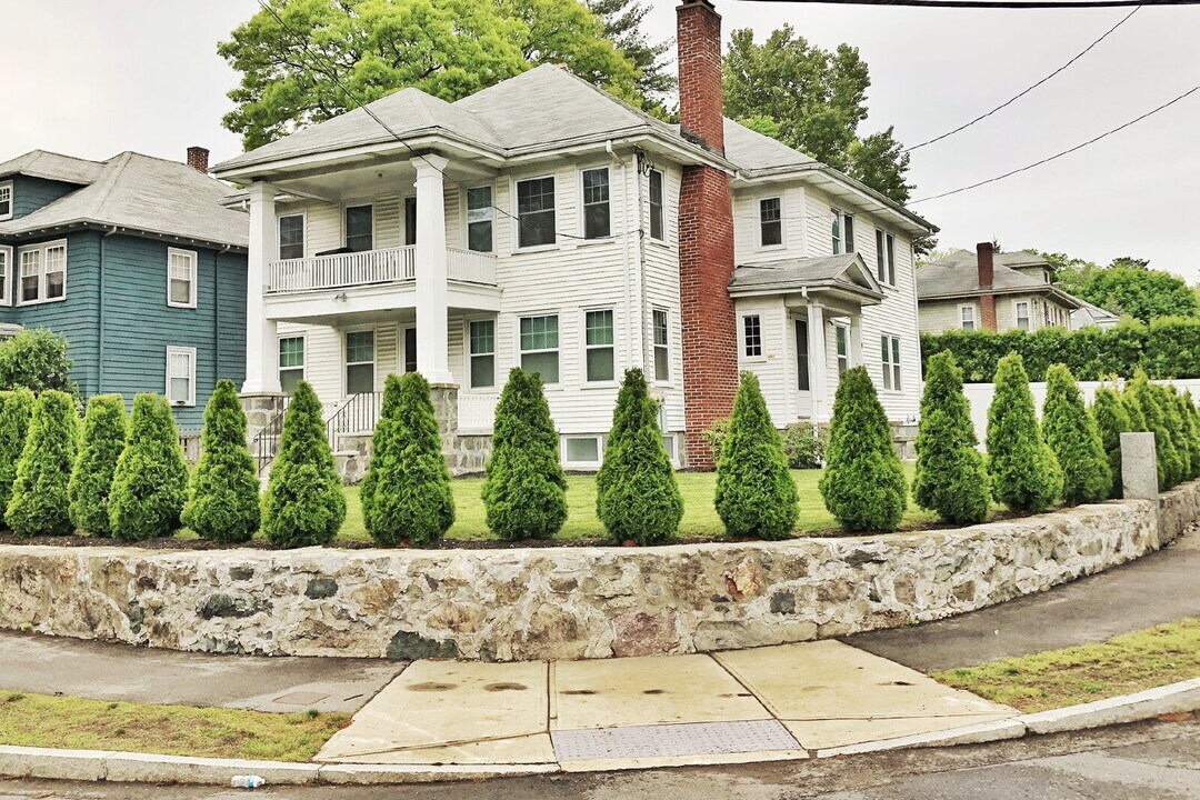 234 Brook Rd in Milton, MA - Building Photo