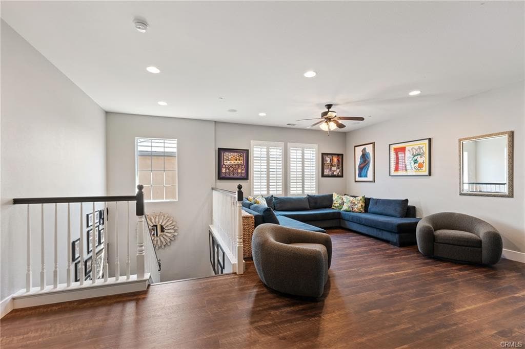 28852 N Iron Village Dr in Santa Clarita, CA - Building Photo