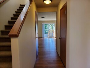 421 N 3rd Ave SW in Tumwater, WA - Building Photo - Building Photo