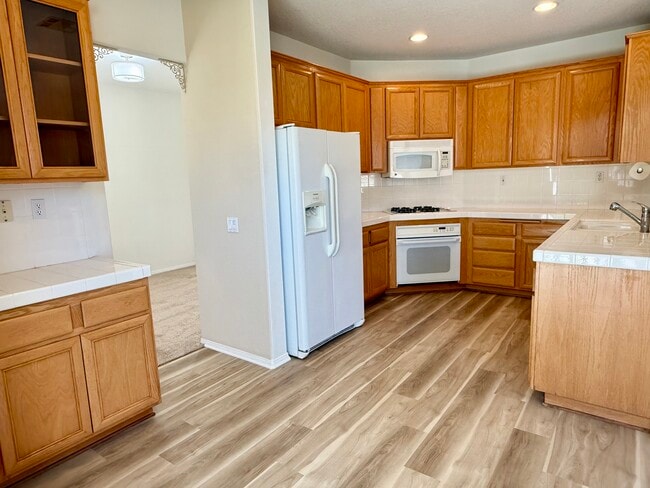 property at 660 Camino de la Luz