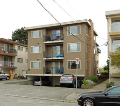 Karina Apartments in Seattle, WA - Building Photo - Building Photo