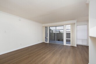 753 Oakmont Ave in Las Vegas, NV - Building Photo - Building Photo