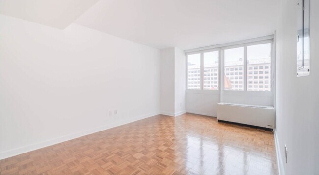 111 Lawrence St in Brooklyn, NY - Building Photo - Building Photo