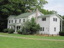 2336 Cluster Orangeville Rd NE in Burghill, OH - Building Photo