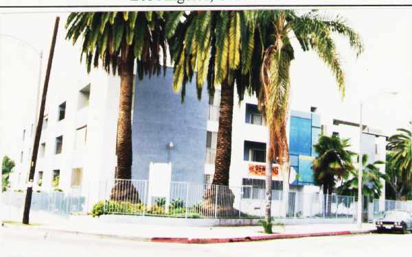 Villa Santa Rosa in Los Angeles, CA - Building Photo